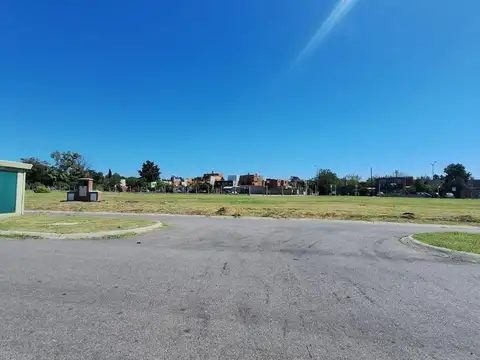 Rbs. Lote En Venta En Village Joven. Bella Vista