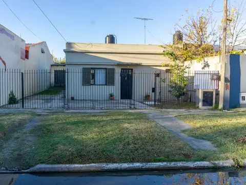 Casa 2 dormitorios en venta en Ensenada, quincho