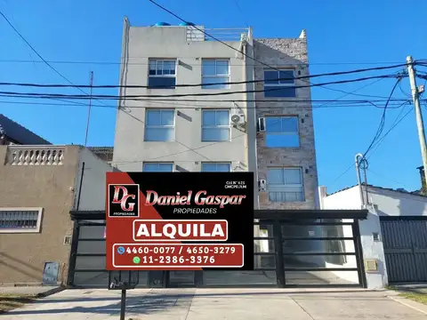 ALQUILER – HERMOSO DEPARTAMENTO 2 AMBIENTES CON COCHERA DOBLE