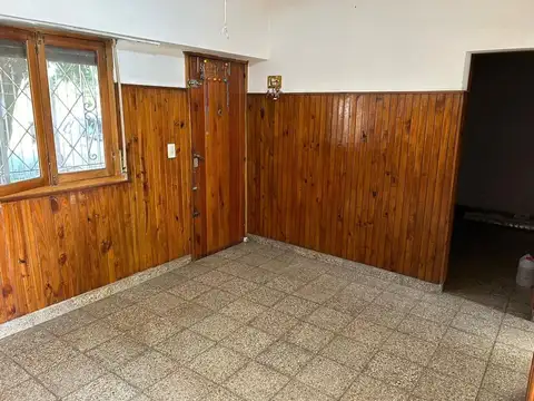Venta Casa 4 Ambientes con Quincho y Patio en Lanús
