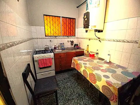 Casa 4 ambientes con 2 baños