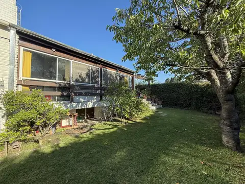 Casa 5 ambientes con 4 baños