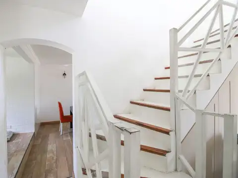 Casa 5 ambientes con 2 baños