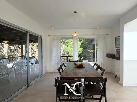Casa 5 ambientes con 2 baños