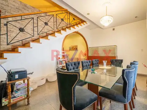 VENTA CASA 6 AMB C/QUINCHO y PILETA -Villa Adelina