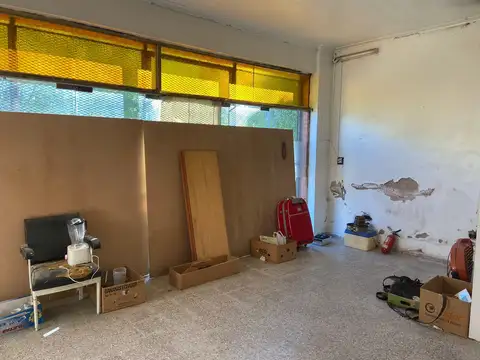 LOCAL EN ALQUILER EN CALLE 8 E/ 528 y 529