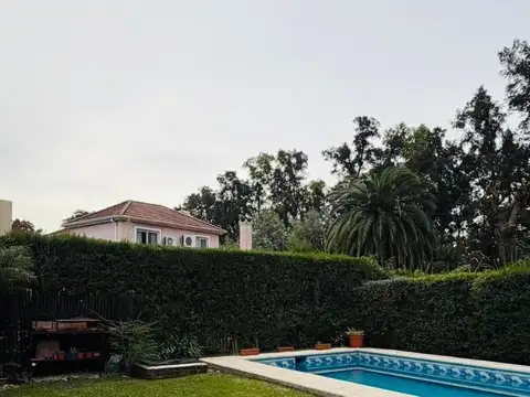 Casa 4 ambientes con 3 baños