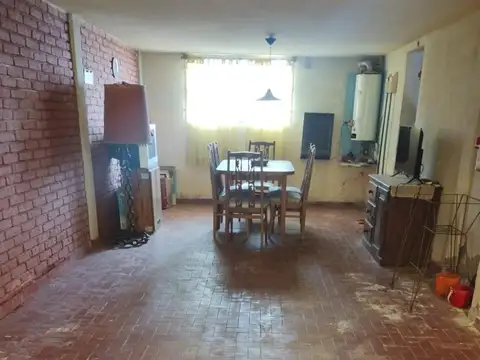 Casa en Venta con 4 cocheras