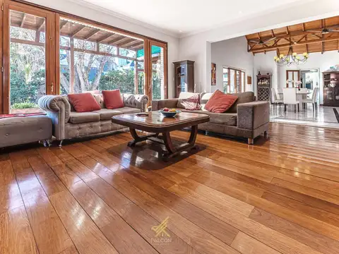 Casa en venta 8 ambientes en Campo Chico Country Club