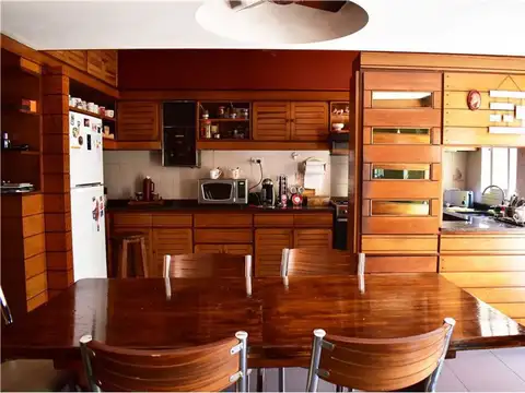 Casa 6 ambientes con 3 baños