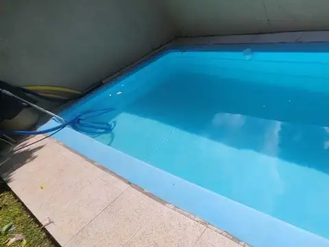 Casa en Alquiler con 1 cochera