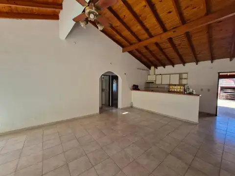 Casa en Venta con 4 cocheras