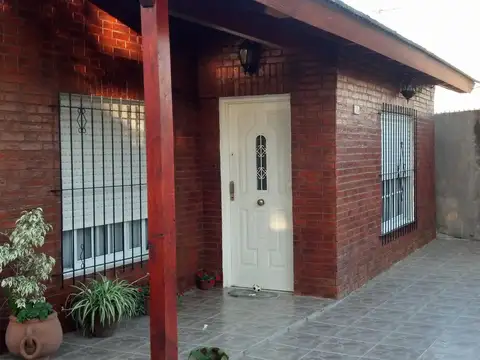 Lindo Chalet / Asfalto-Gas Natural