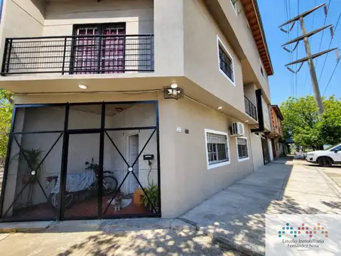 Casa en venta c/ cochera en Berazategui