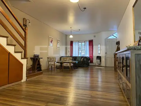 Casa 6 ambientes con 3 baños