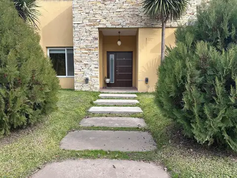 Casa en Alquiler de 3 dormitorios