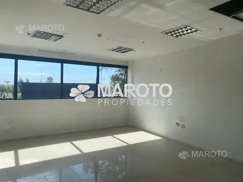 OFICINA EN ALQUILER EN COMPLEJO MASCHWITZ MALL- MAROTO PROPIEDADES