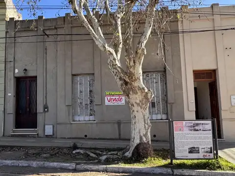 3 de Febrero entre San Martín y 12 de Abril