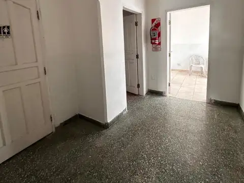 Oficina en Alquiler en Moron Sur, $ 900.000