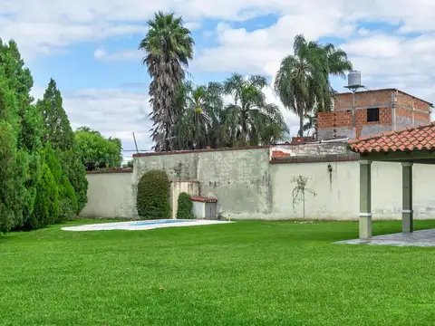Casa en Venta con 2 cocheras