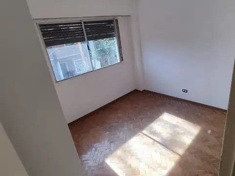 Departamento en Alquiler en Villa Sarmiento, $ 390.000