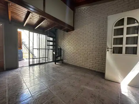 Depto Tipo Casa en Venta de 2 ambientes