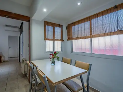 Depto Tipo Casa en Venta con 1 cocheras