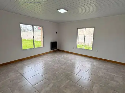 Casa 3 ambientes con 2 baños