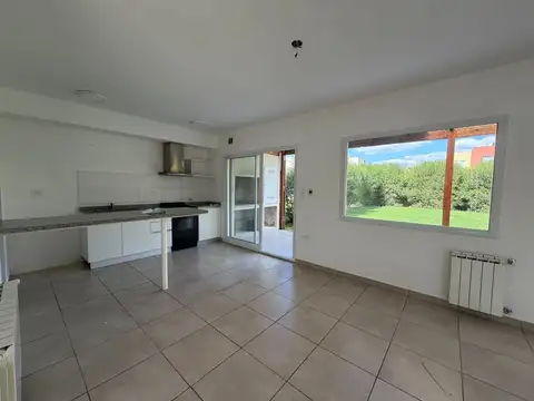 Casa en Alquiler de 3 dormitorios