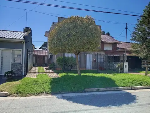 CASAS EN BLOCK - BARRIO ESTRADA