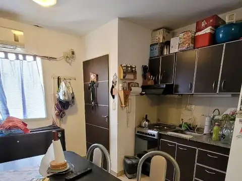 VILLA BALLESTER: DEPTO. 2 AMB AL FRENTE CON ESPACIO P/ AUTO