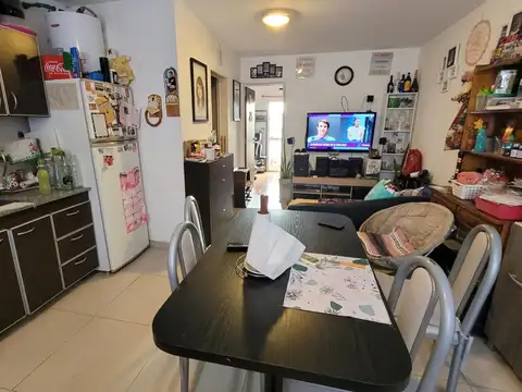 VILLA BALLESTER: DEPTO. 2 AMB AL FRENTE CON ESPACIO P/ AUTO