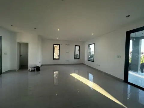 Casa 5 ambientes con 2 baños