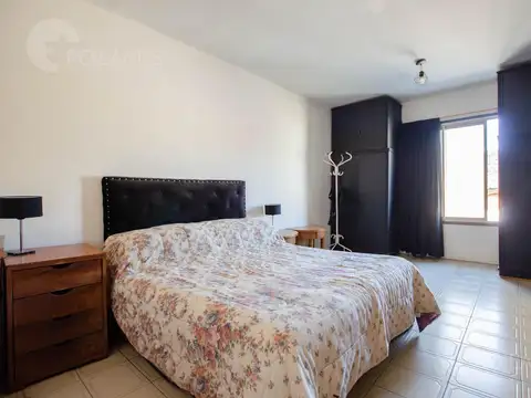 Casa 7 ambientes con 2 baños