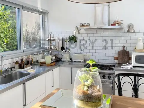 Casa en Alquiler Temporal con 3 cocheras