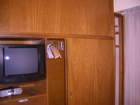 Recoleta, Vicente López 2000 y Junín, 2 amb, 40m2, u$s 480 + expensas + servicios. 28-02-26 . (...