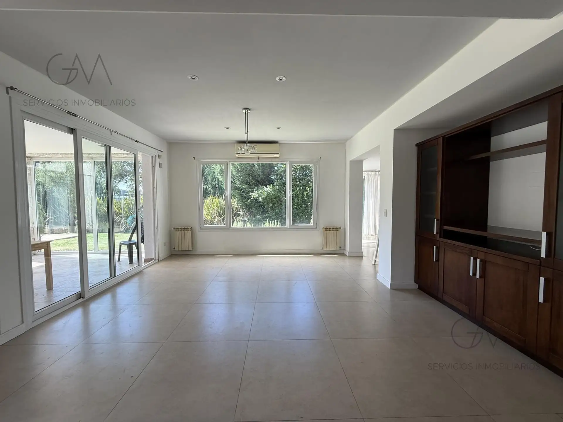 Casa 6 amb, 350m² en Barrio Rumencó con piscina y parque