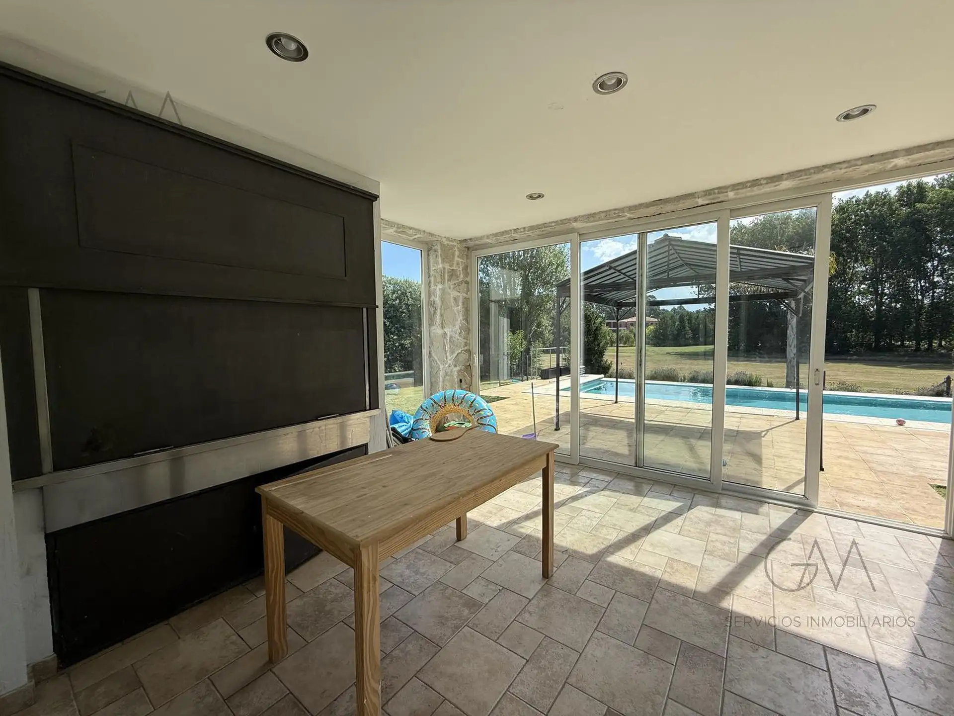 Casa 6 amb, 350m² en Barrio Rumencó con piscina y parque