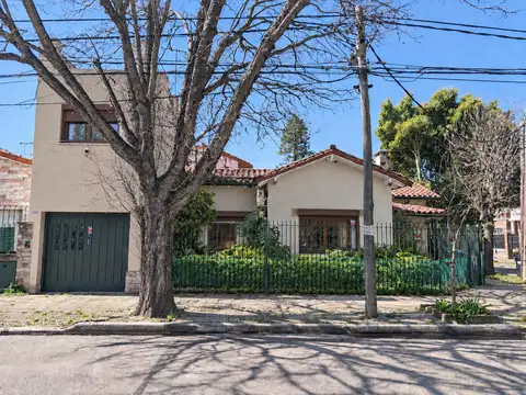 Casa en venta en Martinez - 3 ambientes con escritorio