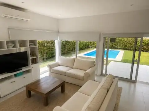 EN VENTA/ CASA/ BARRIO EL ENSUEÑO/ INGENIERO MASCHWITZ