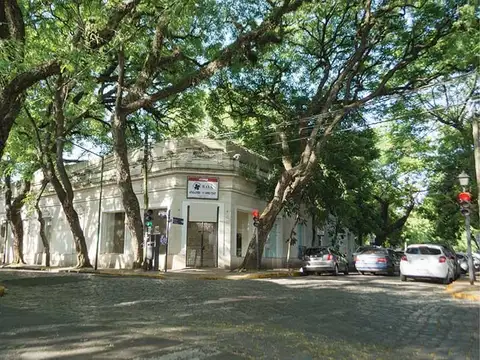 Local en Venta Via Púb.