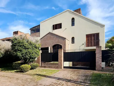 Casa en venta de 6 ambientes en Beccar San Isidro Apto credito