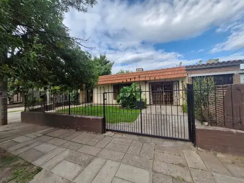 VENTA CASA 4 DORMITORIOS BARRIO MERCANTIL CORDOBA