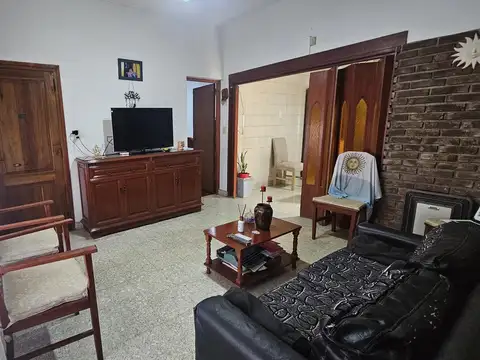 VENTA - CASA 3 DORMITORIOS CON PILETA Y QUINCHO - ROQUE SÁENZ PEÑA