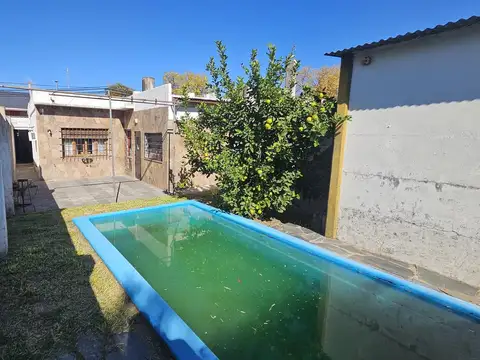 VENTA - CASA 3 DORMITORIOS CON PILETA Y QUINCHO - ROQUE SÁENZ PEÑA
