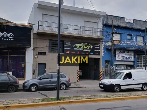 Departamento 3 ambientes en primer piso con entrada independiente, a pocas cuadras de Gral. Paz