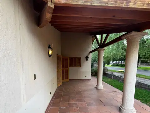 Casa en Alquiler de 3 dormitorios