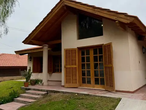 Casa en alquiler Barrio Dalvian 3 Dorm