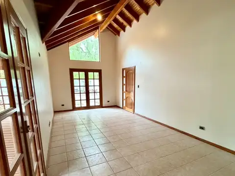 Casa en alquiler Barrio Dalvian 3 Dorm