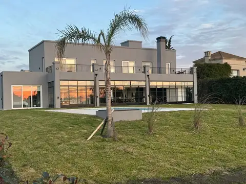 Casa en Venta en Haras Santa Maria - Las Lomas, USD 790.000